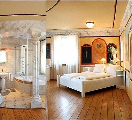 Knopf Und Knopf Erlebniswelt Hotel Warthausen Habitación foto
